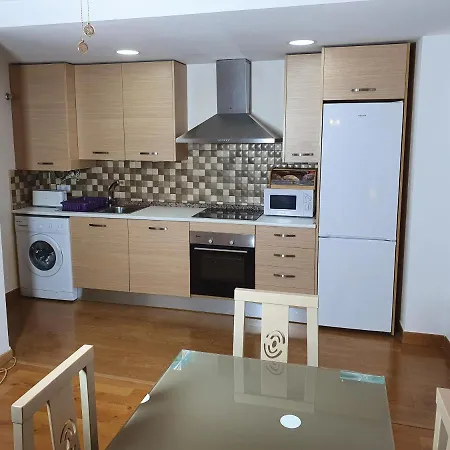 1f, Aire Acondic, 80m2, 2 Dormitorios, 4 Huespedes, Wifi Gratis *