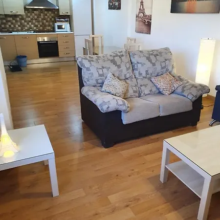 1f, Aire Acondic, 80m2, 2 Dormitorios, 4 Huespedes, Wifi Gratis *