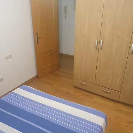 1f, Aire Acondic, 80m2, 2 Dormitorios, 4 Huespedes, Wifi Gratis Apartment
