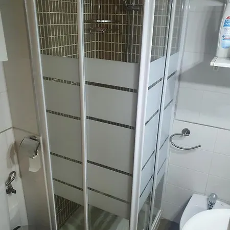 Apartment 1f, Aire Acondic, 80m2, 2 Dormitorios, 4 Huespedes, Wifi Gratis *