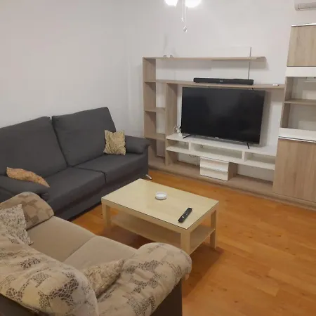 1f, Aire Acondic, 80m2, 2 Dormitorios, 4 Huespedes, Wifi Gratis Apartment *